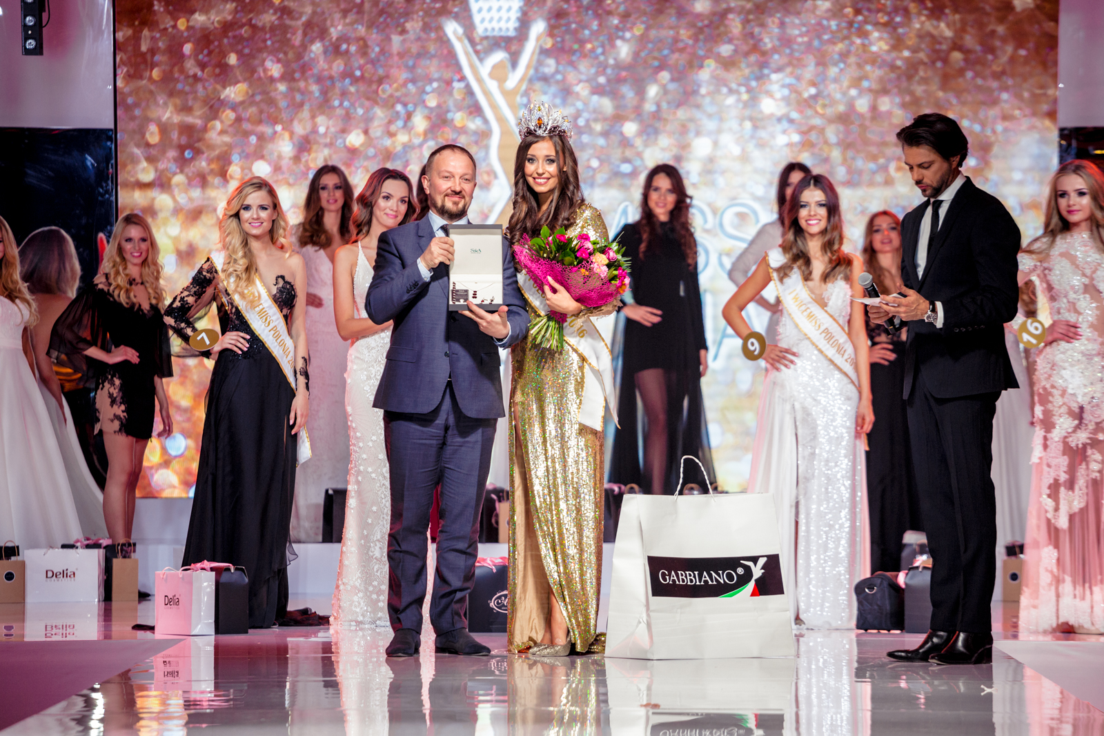 9 - Adam Pstr____gowski oraz Izabella Krzan MISS POLONIA 2016.jpg